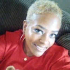 Meet your Posher, Monique